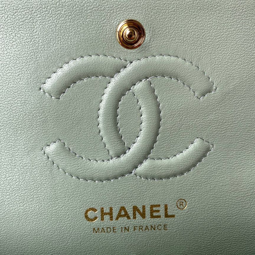 Túi Xách Chanel Classic – Xanh Ngọc Khóa Vàng