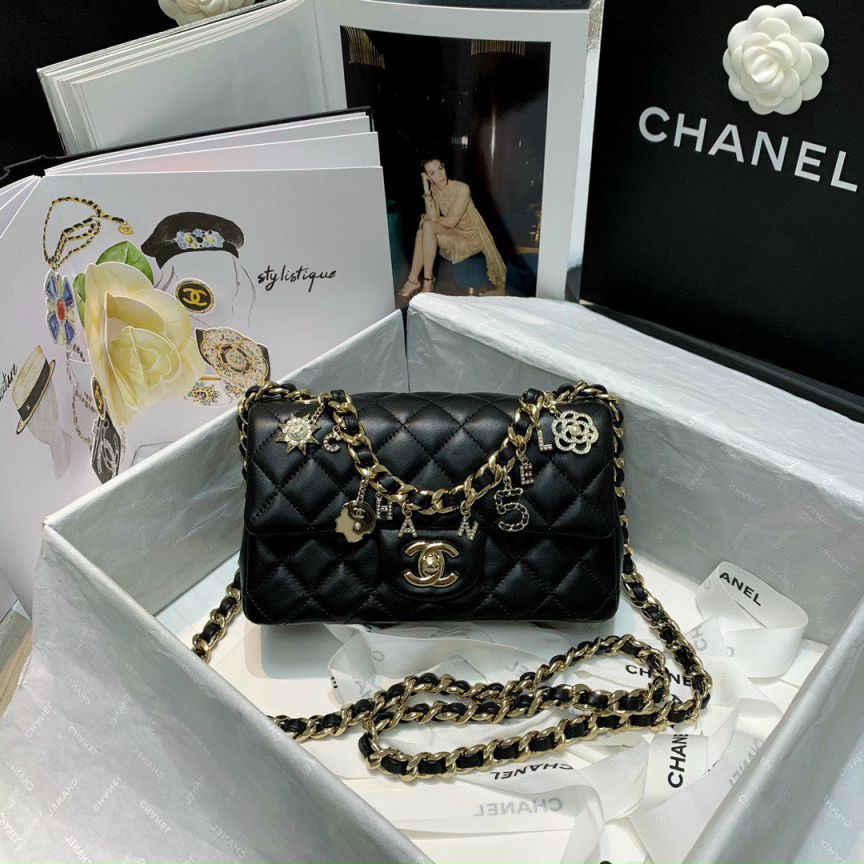 5 bí ẩn đằng sau chiếc túi xách hàng hiệu Chanel