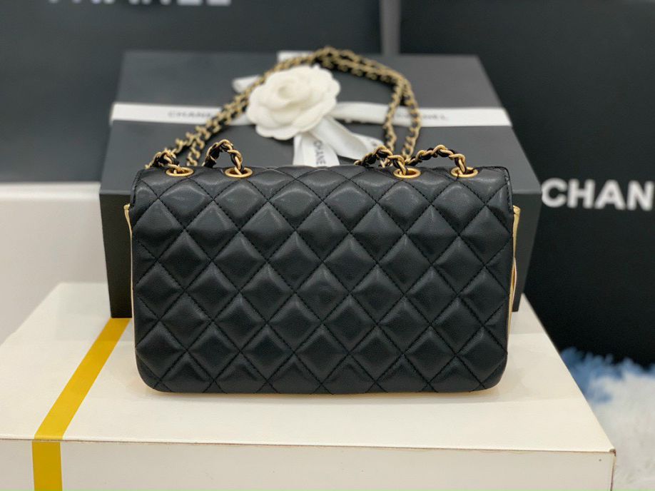 Chanel Enamel CC Flap Bag – Phối Màu