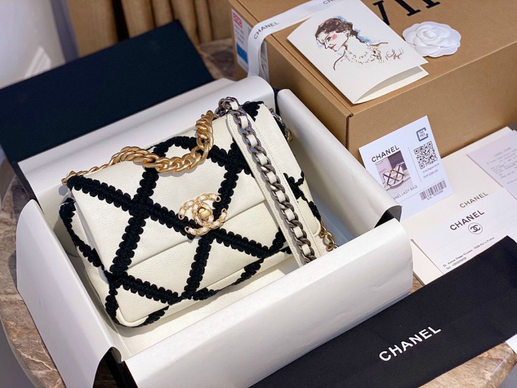 Điểm danh 5 chiếc túi xách Chanel Flap Bag gây nhớ thương