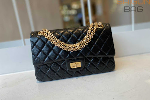 Review Chanel 2.55: Túi Chanel cổ điển xinh đẹp