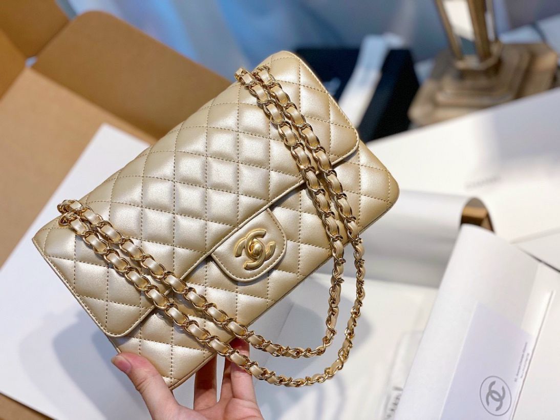 Review túi xách Chanel mini – Món quà tuyệt vời cho quý cô hiện đại