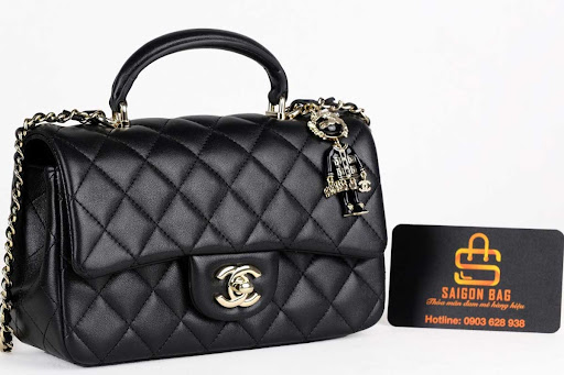 Review Chanel Handle Mini Charm trung thực