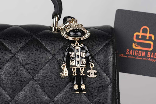 Review Chanel Handle Mini Charm trung thực