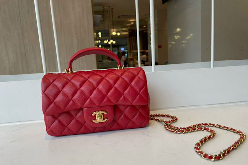 Review Chanel Mini Flap Bag With Top Handle chi tiết