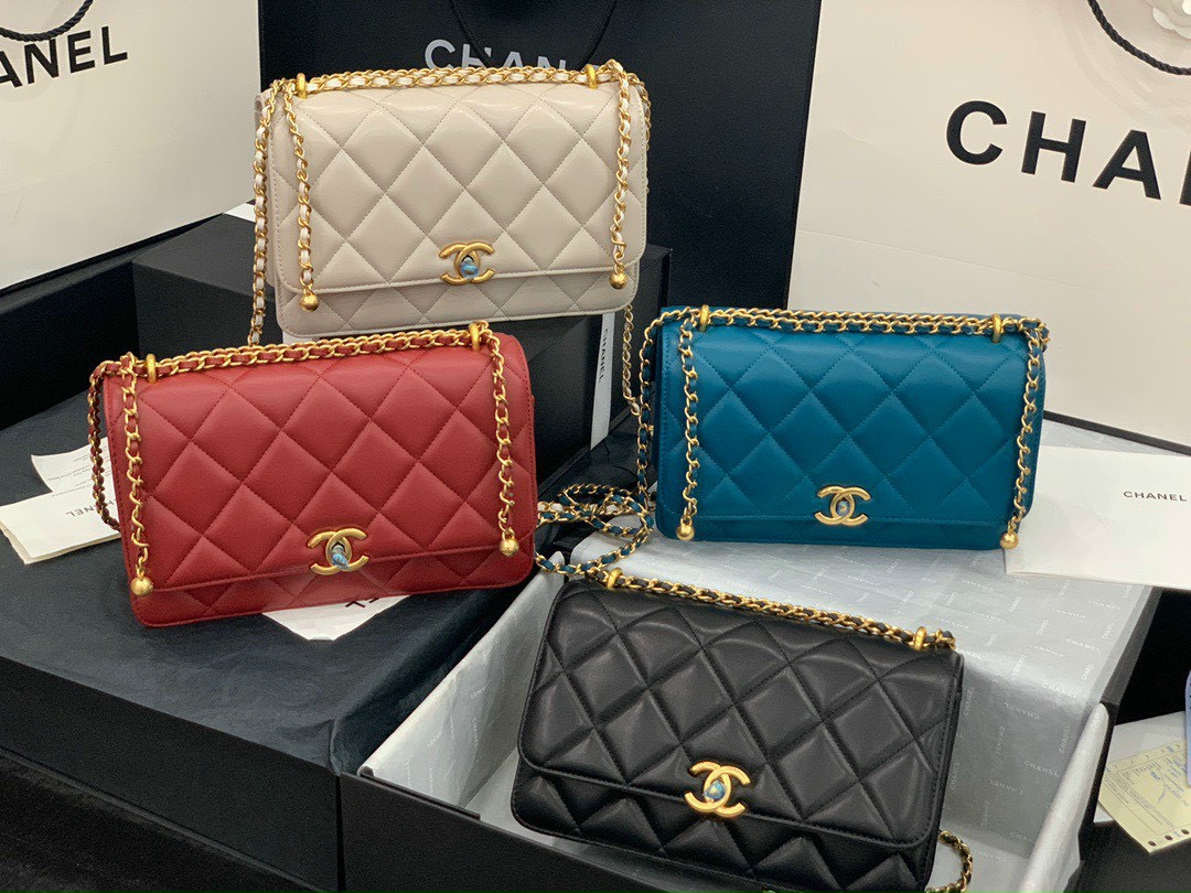 Có nên mua túi xách Chanel giá rẻ trên thị trường không?