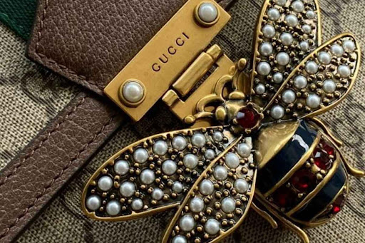 Review chi tiết túi Gucci Ong đình đám trên thị trường