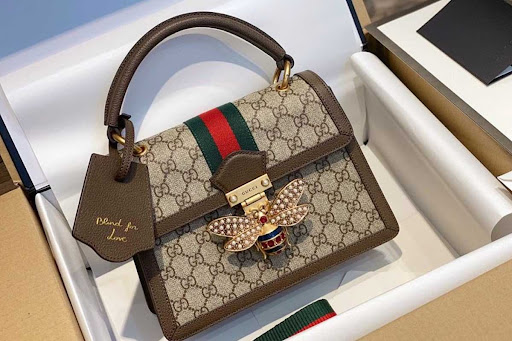 Review chi tiết túi Gucci Ong đình đám trên thị trường