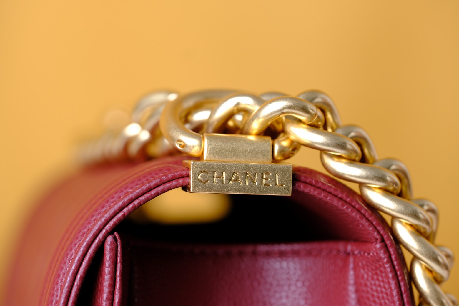 Túi Xách Chanel Boy Đỏ - Size 25