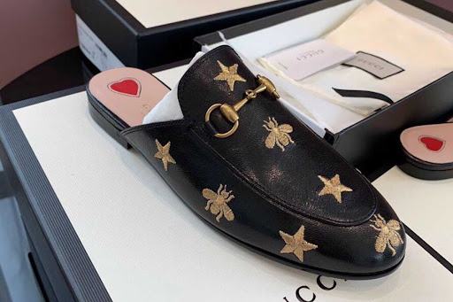 Review giày Gucci ong dạng sục cho nữ chi tiết nhất