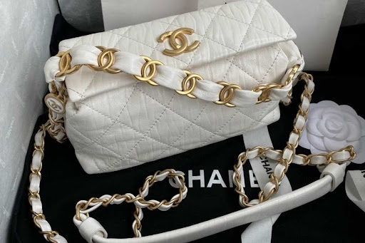 Đánh giá Chanel Small Hobo Bag tuyệt đẹp