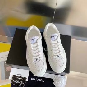 Giày Chanel Sneaker